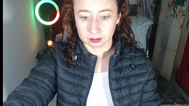 Snapshot of Milf_Valeria chatting on 11.06.25 Milf Valeria online show from 11.06.25