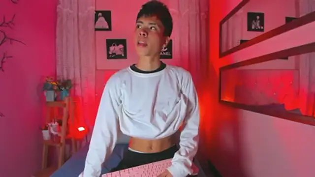 MaxiWildd online show from 11.22.25