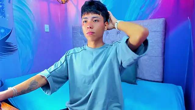 Snapshot of MaxiWildd chatting on 05.16.26 MaxiWildd online show from 05.16.26