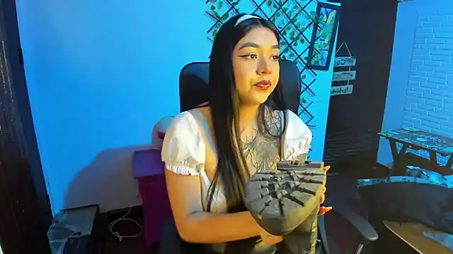 Keyla Cutte online show from 10.17.25