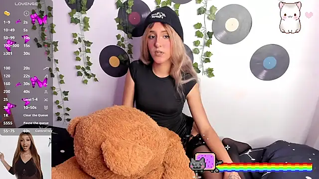 Snapshot of Amy_Moonlight chatting on 09.28.25 Amy Moonlight online show from 09.28.25