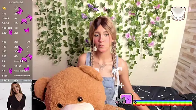 Snapshot of Amy_Moonlight chatting on 10.21.25 Amy Moonlight online show from 10.21.25