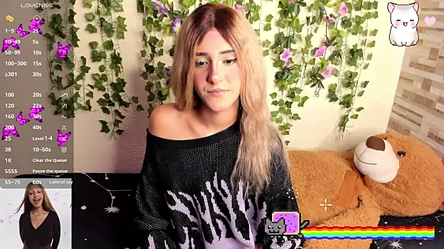 Snapshot of Amy_Moonlight chatting on 11.17.25 Amy Moonlight online show from 11.17.25