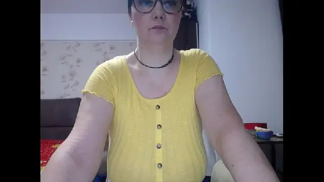 Snapshot of Mary_x chatting on 02.04.26 Mary x online show from 02.04.26