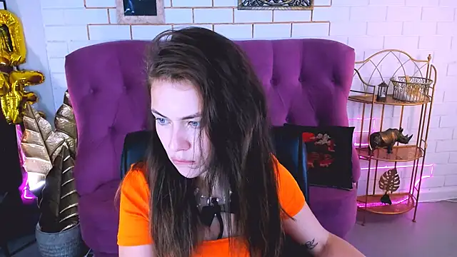 Snapshot of SeaJorji chatting on 10.18.25 SeaJorji online show from 10.18.25