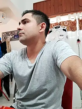 Bradd 32 online show from 04.13.26