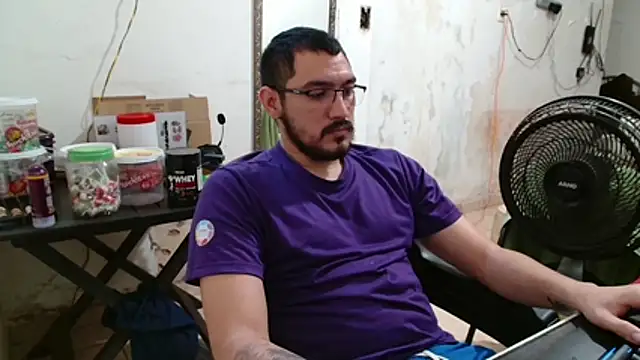 Snapshot of Leonino231 chatting on 11.27.25 Leonino231 online show from 11.27.25