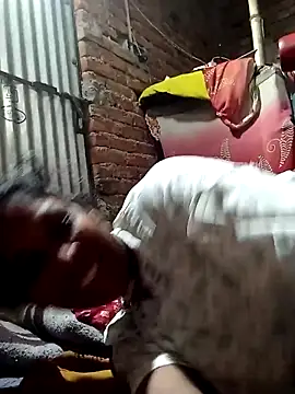 Snapshot of Savita992 chatting on 10.10.25 Savita992 online show from 10.10.25