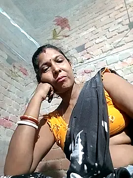 Snapshot of Savita992 chatting on 10.14.25 Savita992 online show from 10.14.25