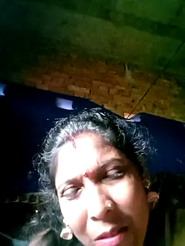 Snapshot of Savita992 chatting on 10.25.25 Savita992 online show from 10.25.25