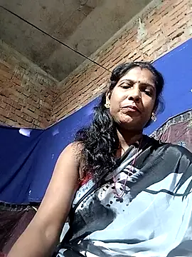 Snapshot of Savita992 chatting on 11.05.25 Savita992 online show from 11.05.25