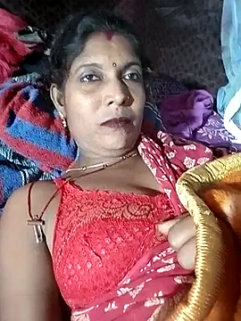 Snapshot of Savita992 chatting on 11.28.25 Savita992 online show from 11.28.25