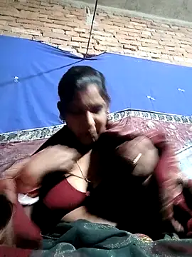 Snapshot of Savita992 chatting on 11.30.25 Savita992 online show from 11.30.25