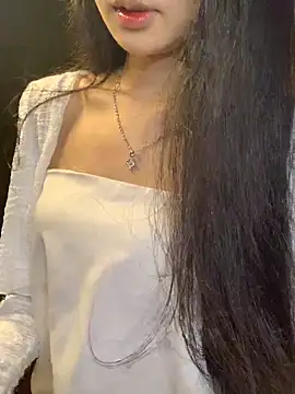 Snapshot of Nhinhi18 chatting on 04.22.26 Nhinhi18 online show from 04.22.26