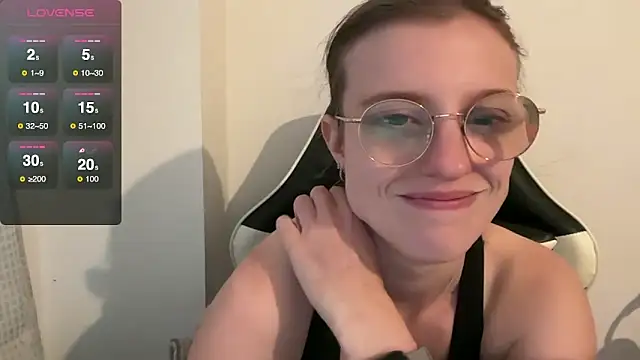 BustyKellyXXX online show from 12.17.25