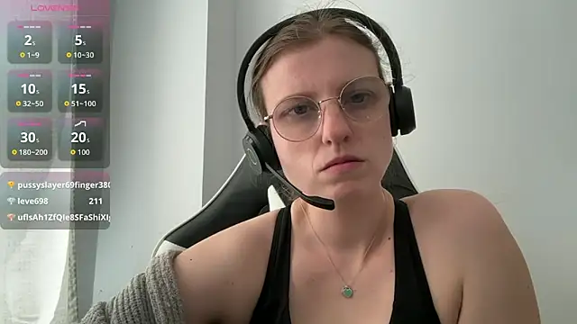 Snapshot of BustyKellyXXX chatting on 05.04.26 BustyKellyXXX online show from 05.04.26