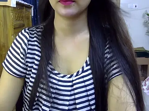 Snapshot of Obonti_2000 chatting on 10.16.25 Obonti 2000 online show from 10.16.25