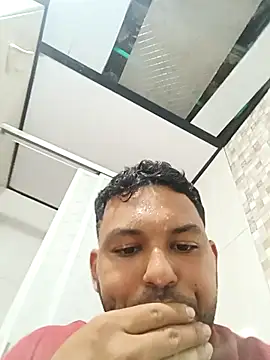 Snapshot of Frank0021 chatting on 11.01.25 Frank0021 online show from 11.01.25