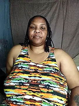 Snapshot of Moretl chatting on 09.18.25 Moretl online show from 09.18.25