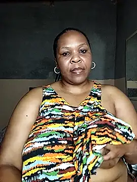 Snapshot of Moretl chatting on 10.14.25 Moretl online show from 10.14.25