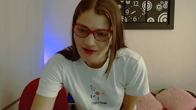 Snapshot of Camila-ventura chatting on 05.19.26 Camila-ventura online show from 05.19.26
