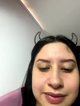 Snapshot of lucy_grey25 chatting on 01.17.26 lucy grey25 online show from 01.17.26