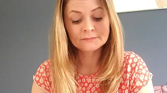 Snapshot of Ginger-bb chatting on 04.13.26 Ginger-bb online show from 04.13.26