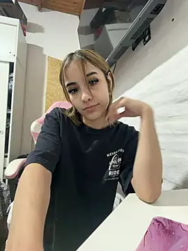 Snapshot of Babylovetiernax chatting on 02.13.26 Babylovetiernax online show from 02.13.26