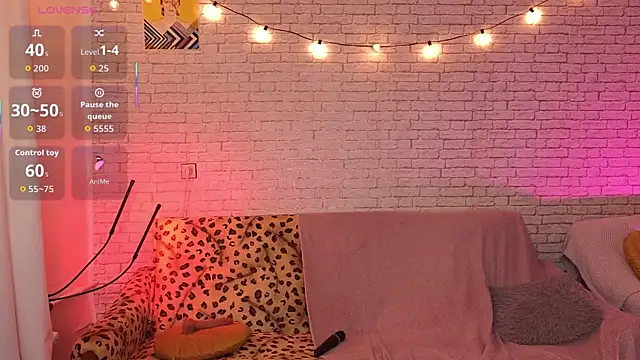 ReginaFoXXXy online show from 10.29.25