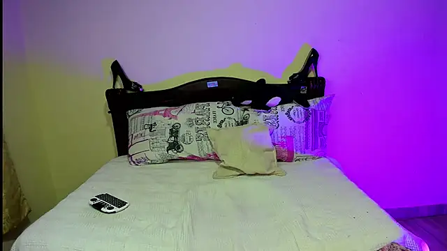  viollette  online show from 09.15.25