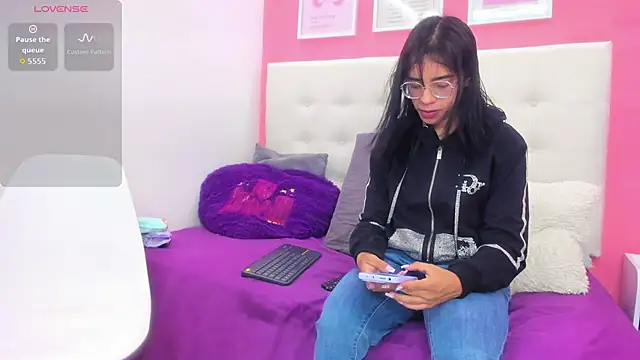 Rachel Donnelly online show from 09.19.25