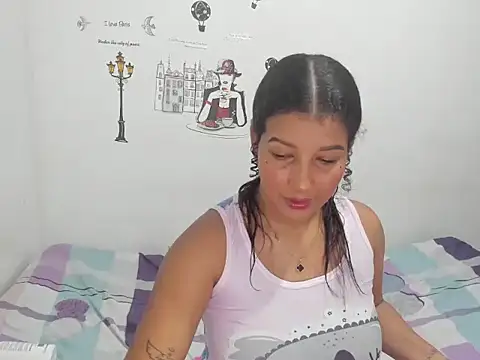 Snapshot of Hellen_scot chatting on 11.26.25 Hellen scot online show from 11.26.25