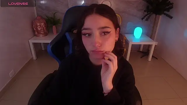 Snapshot of venuss09_s chatting on 09.20.25 venuss09 s online show from 09.20.25