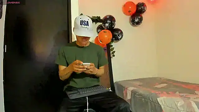 Snapshot of kenan_2601 chatting on 10.04.25 kenan 2601 online show from 10.04.25