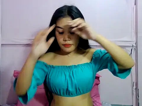 Snapshot of YourWildestDoll chatting on 04.21.26 YourWildestDoll online show from 04.21.26
