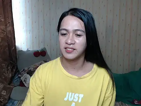 Snapshot of ur_asianpretty chatting on 05.27.26 ur asianpretty online show from 05.27.26