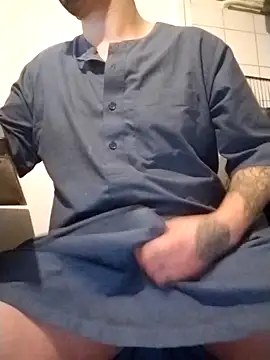 Snapshot of JuicyBigcock@xh chatting on 10.18.25 JuicyBigcockxh online show from 10.18.25