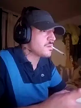 Snapshot of JuicyBigcock@xh chatting on 12.15.25 JuicyBigcockxh online show from 12.15.25