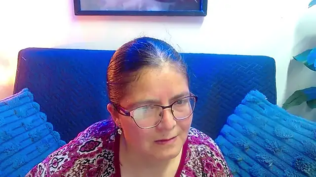 Snapshot of Linda_banks_ chatting on 05.13.26 Linda banks online show from 05.13.26