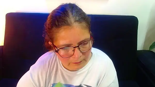Snapshot of Linda_banks_ chatting on 05.24.26 Linda banks online show from 05.24.26