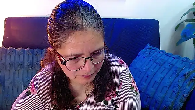 Snapshot of Linda_banks_ chatting on 06.14.26 Linda banks online show from 06.14.26