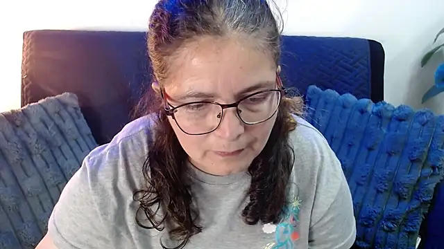 Snapshot of Linda_banks_ chatting on 06.16.26 Linda banks online show from 06.16.26