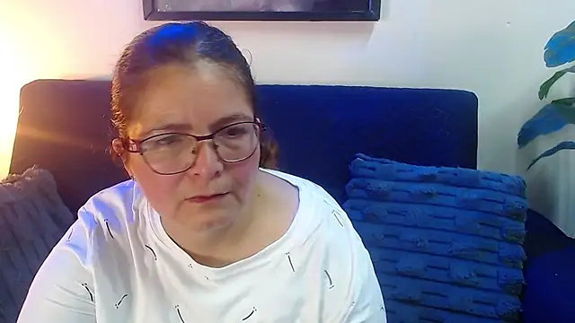 Snapshot of Linda_banks_ chatting on 06.21.26 Linda banks online show from 06.21.26