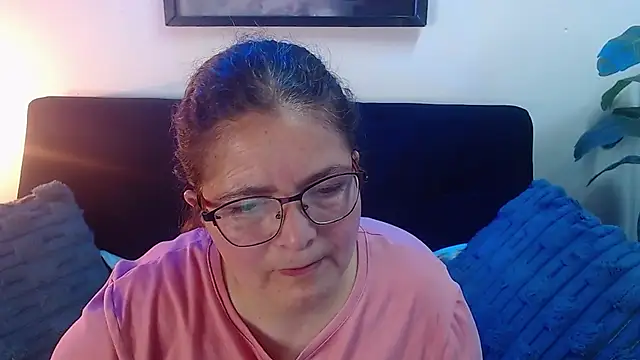 Snapshot of Linda_banks_ chatting on 06.25.26 Linda banks online show from 06.25.26