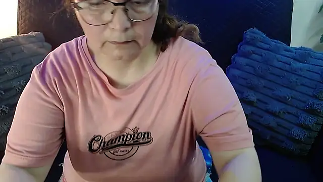Snapshot of Linda_banks_ chatting on 07.15.26 Linda banks online show from 07.15.26