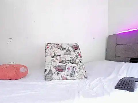 Snapshot of Edy_coltt chatting on 09.11.25 Edy coltt online show from 09.11.25