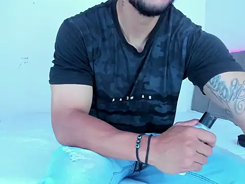 Snapshot of Edy_coltt chatting on 09.16.25 Edy coltt online show from 09.16.25