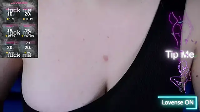 Snapshot of CrystallPaws chatting on 10.09.25 CrystallPaws online show from 10.09.25