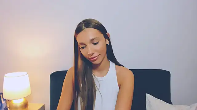 Snapshot of EmmaGorgeous chatting on 10.09.25 EmmaGorgeous online show from 10.09.25