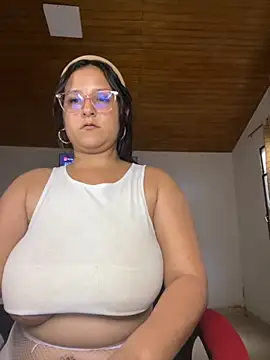 Alina0 online show from 10.19.25